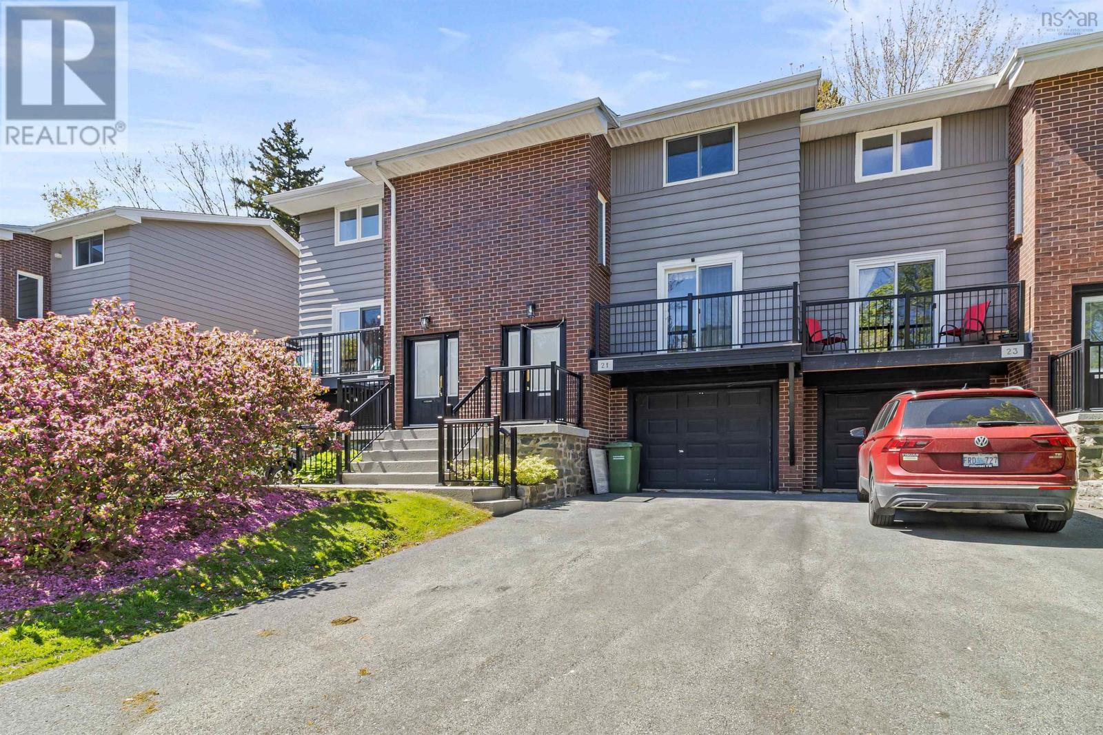 Property at 21 Braeside Lane image 2