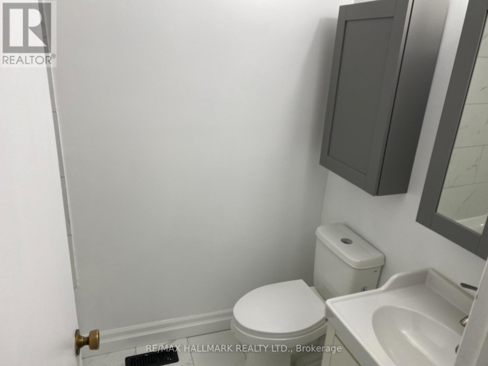 1239a Woodbine Avenue, Toronto, Ontario  M4C 4E5 - Photo 13 - E12314409