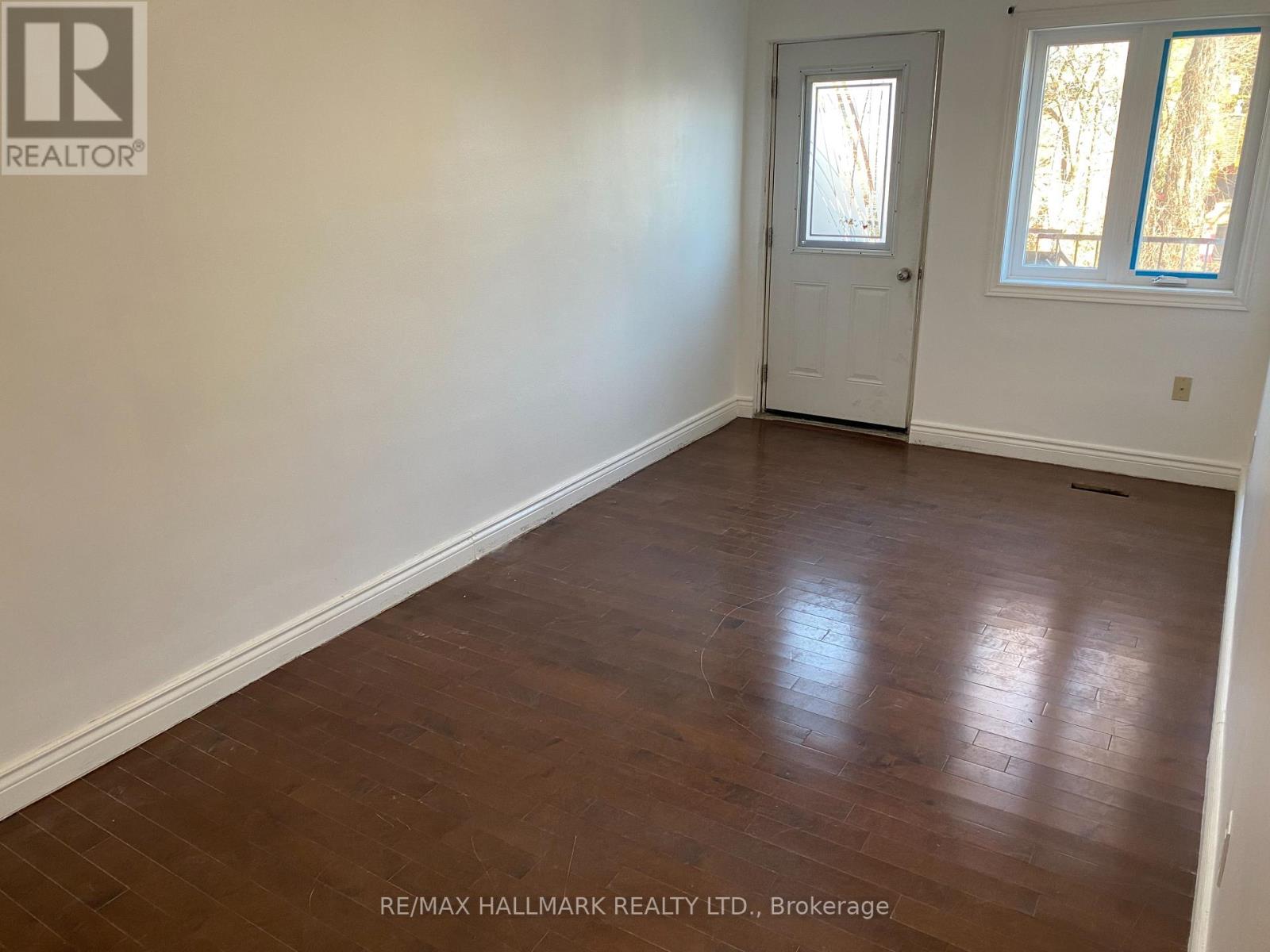 1239a Woodbine Avenue, Toronto, Ontario  M4C 4E5 - Photo 17 - E12314409
