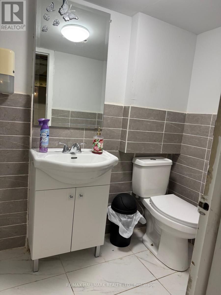 1239a Woodbine Avenue, Toronto, Ontario  M4C 4E5 - Photo 21 - E12314409