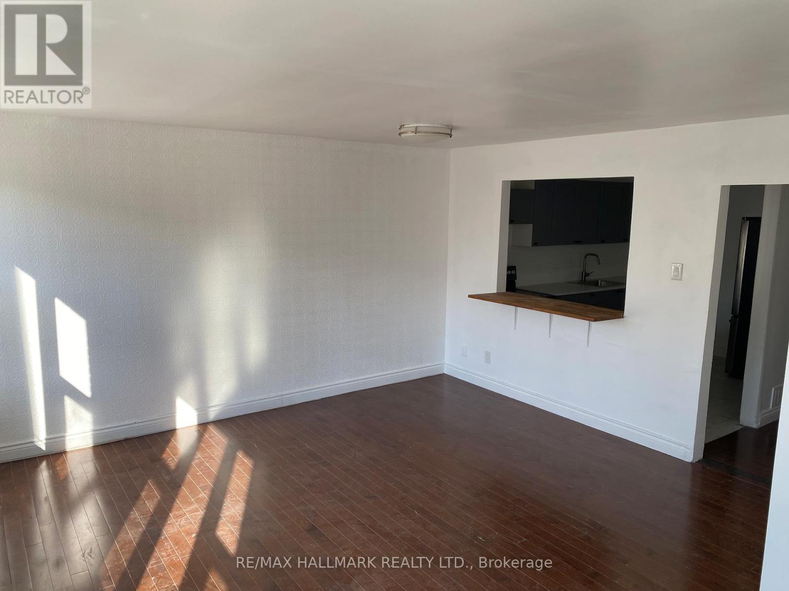 1239a Woodbine Avenue, Toronto, Ontario  M4C 4E5 - Photo 6 - E12314409