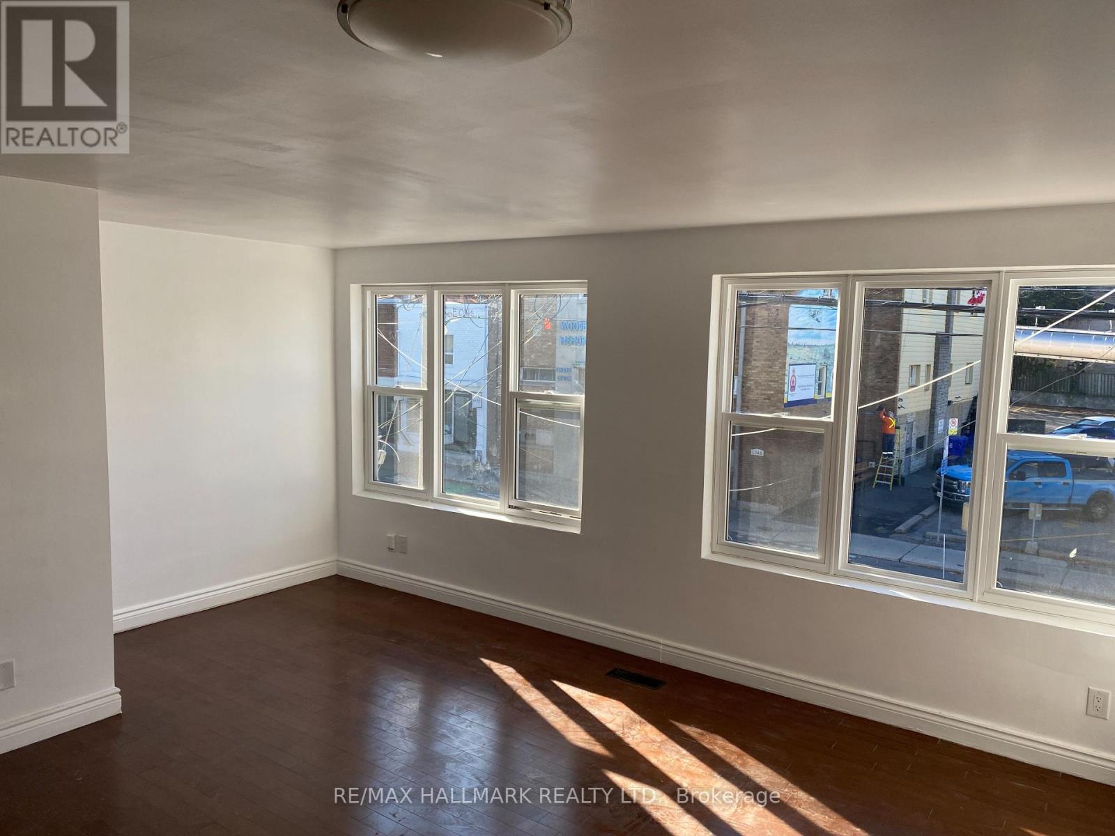1239a Woodbine Avenue, Toronto, Ontario  M4C 4E5 - Photo 9 - E12314409