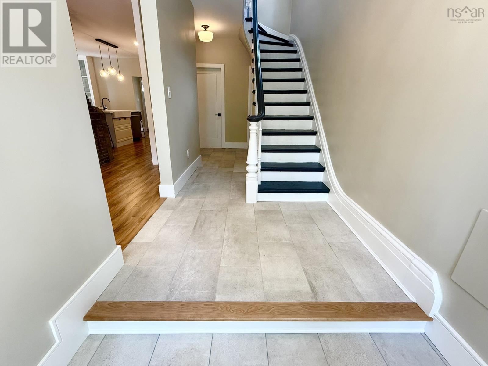 Property at 249 Portland Street image 3