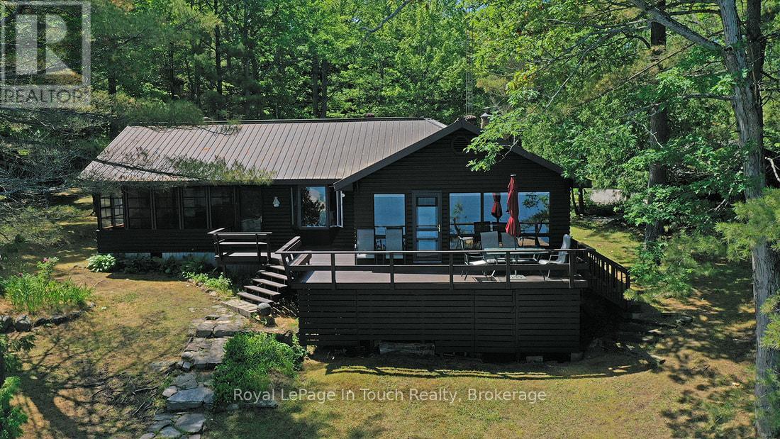 211 Pickerel Point Road, Georgian Bay, Ontario  L0K 1S0 - Photo 13 - X12265333