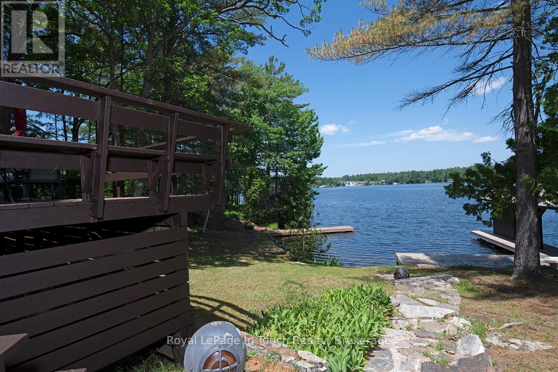 211 Pickerel Point Road, Georgian Bay, Ontario  L0K 1S0 - Photo 14 - X12265333