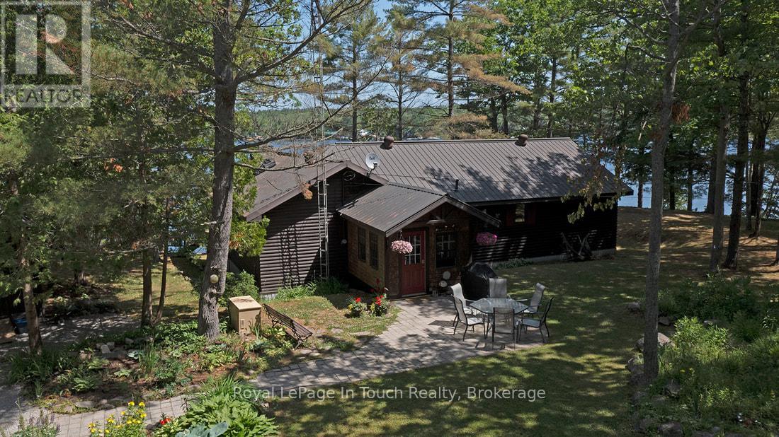 211 Pickerel Point Road, Georgian Bay, Ontario  L0K 1S0 - Photo 23 - X12265333