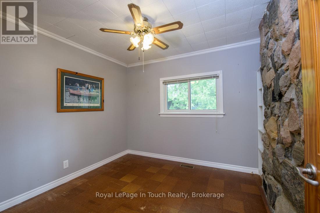 211 Pickerel Point Road, Georgian Bay, Ontario  L0K 1S0 - Photo 32 - X12265333