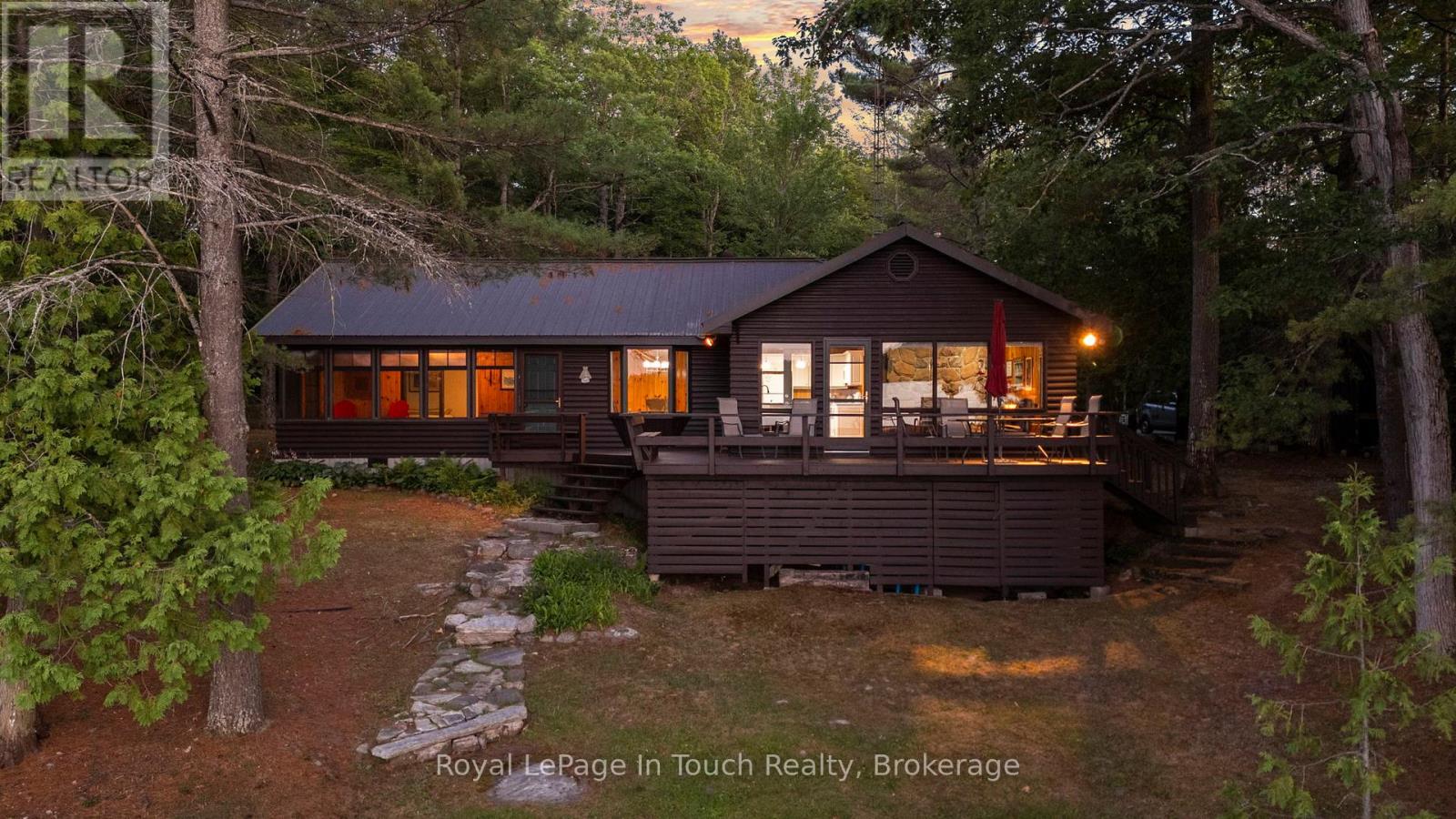 211 Pickerel Point Road, Georgian Bay, Ontario  L0K 1S0 - Photo 3 - X12265333