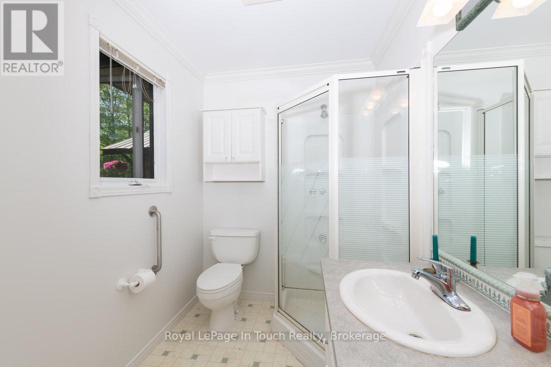 211 Pickerel Point Road, Georgian Bay, Ontario  L0K 1S0 - Photo 38 - X12265333