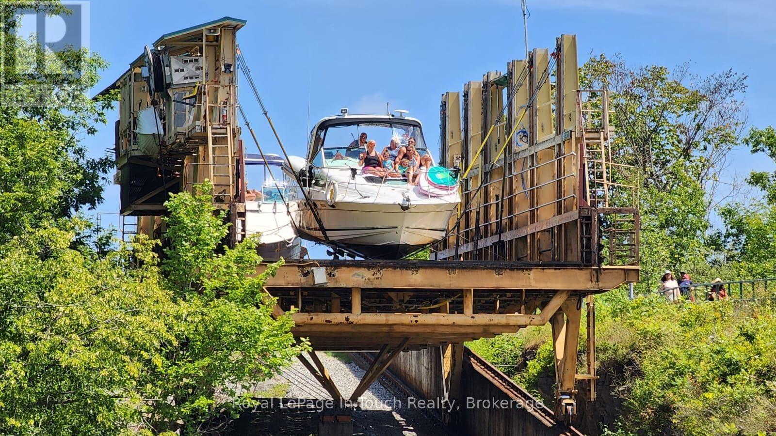 211 Pickerel Point Road, Georgian Bay, Ontario  L0K 1S0 - Photo 44 - X12265333