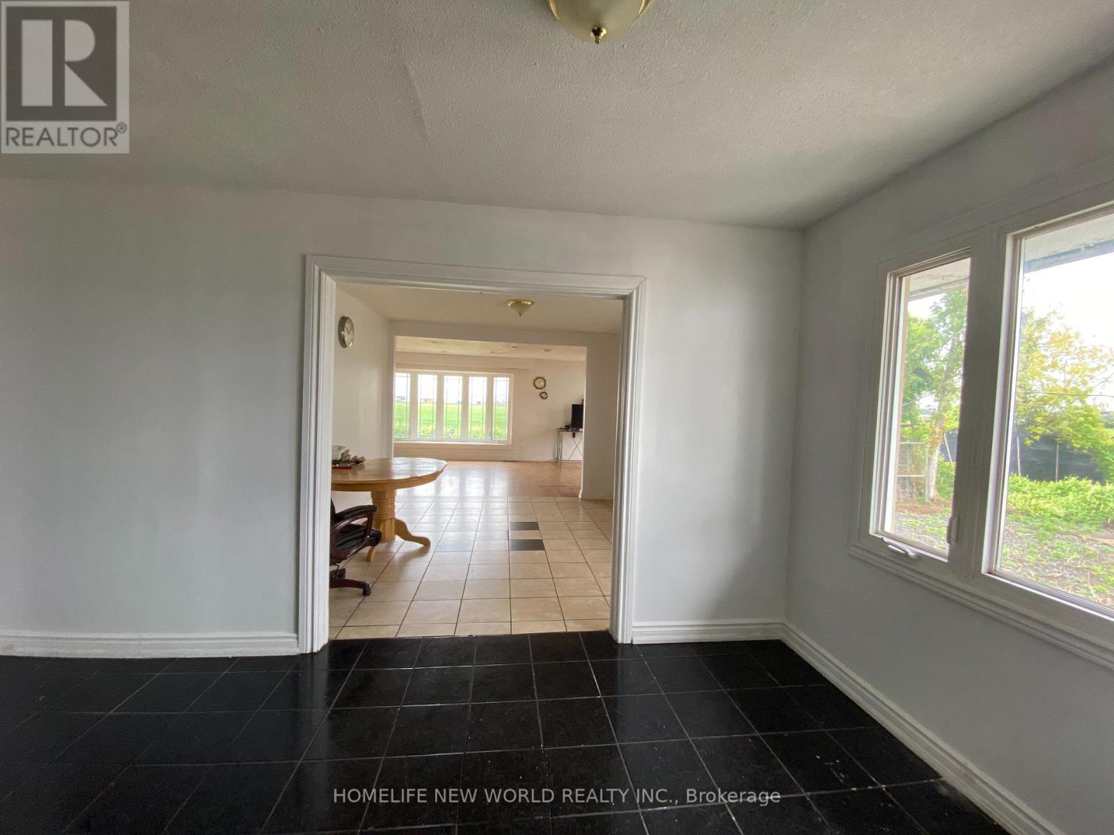 671 Canal Road, Bradford West Gwillimbury, Ontario  L3Z 4C5 - Photo 6 - N12314420