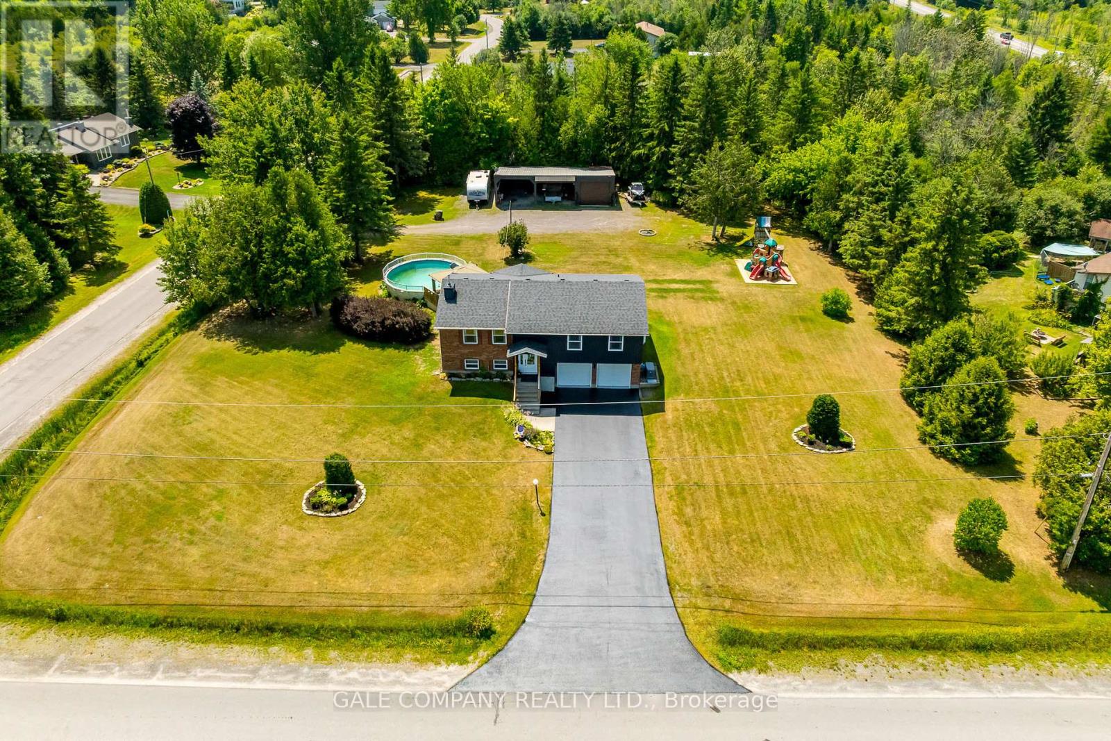 169 Greystone Drive, Mississippi Mills, Ontario  K0A 1A0 - Photo 2 - X12314436