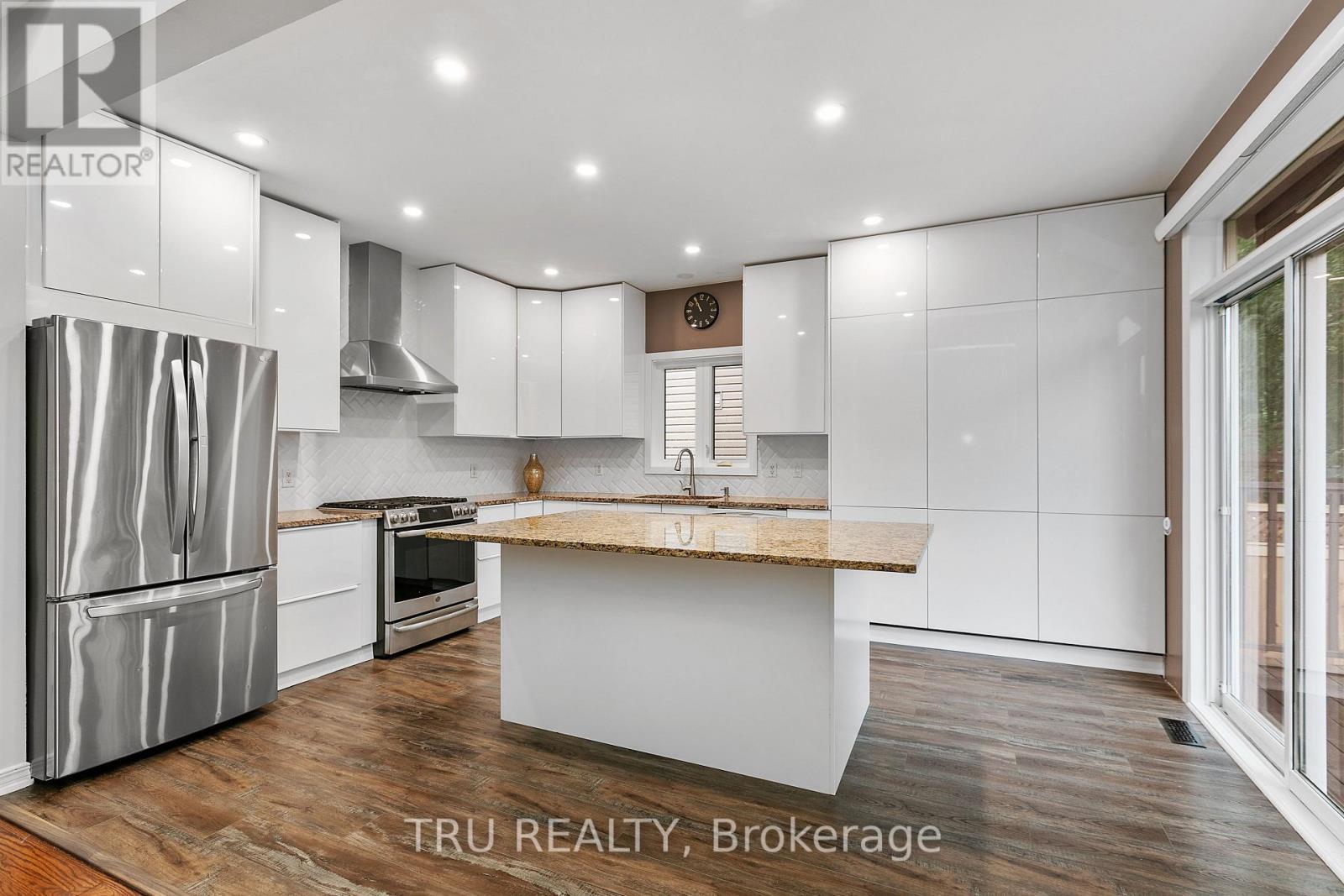 28 Borealis Crescent, Ottawa, Ontario  K1K 4T4 - Photo 14 - X12314443