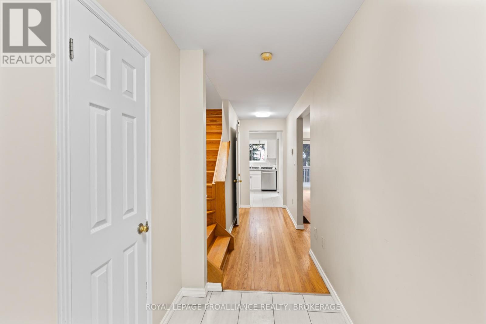 Property at 981 WARBURTON CRESCENT image 4