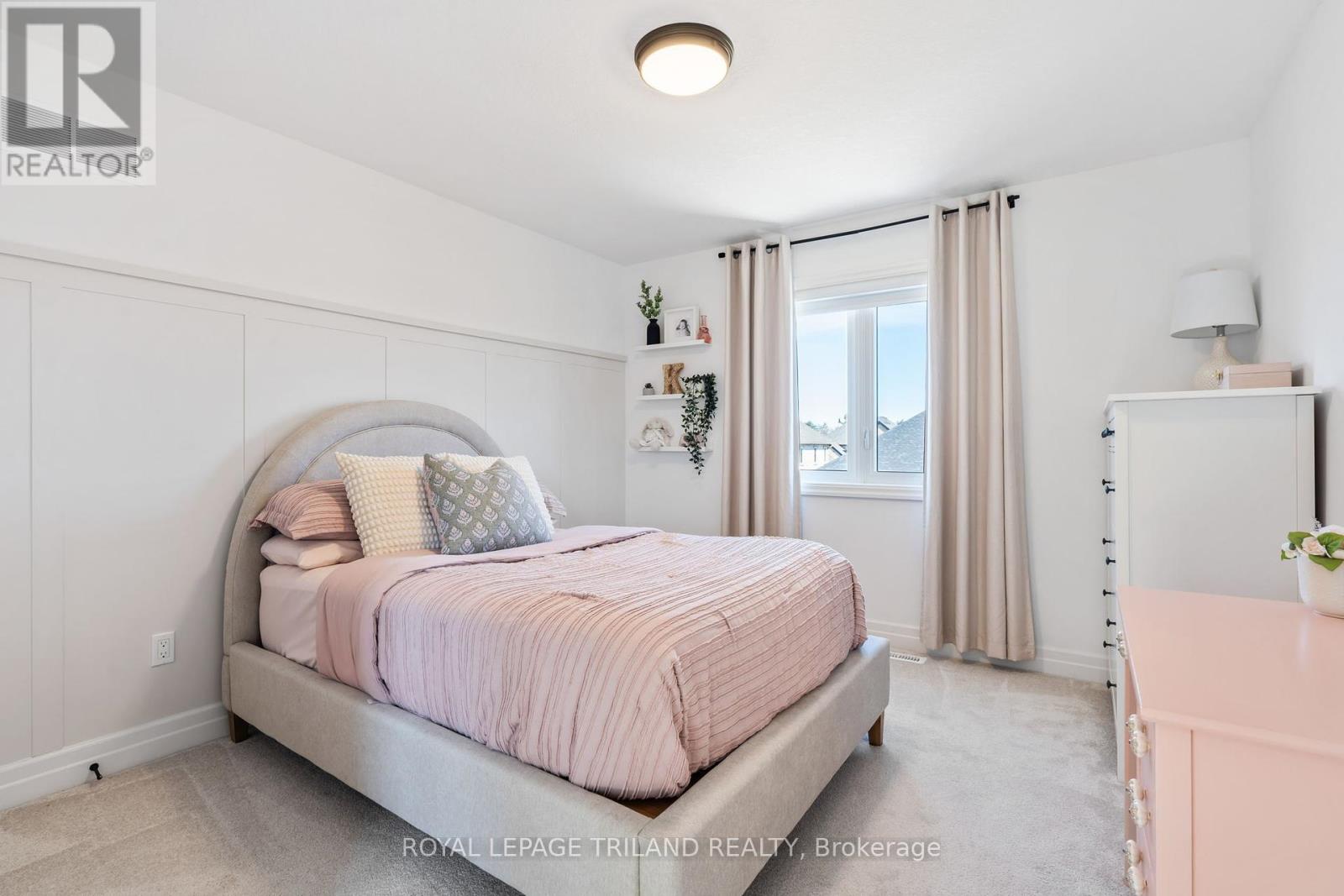 28 Hazelwood Passage, Thames Centre, Ontario  N0L 1G2 - Photo 33 - X12314464
