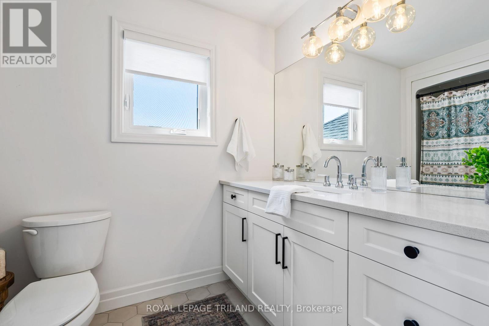 28 Hazelwood Passage, Thames Centre, Ontario  N0L 1G2 - Photo 36 - X12314464