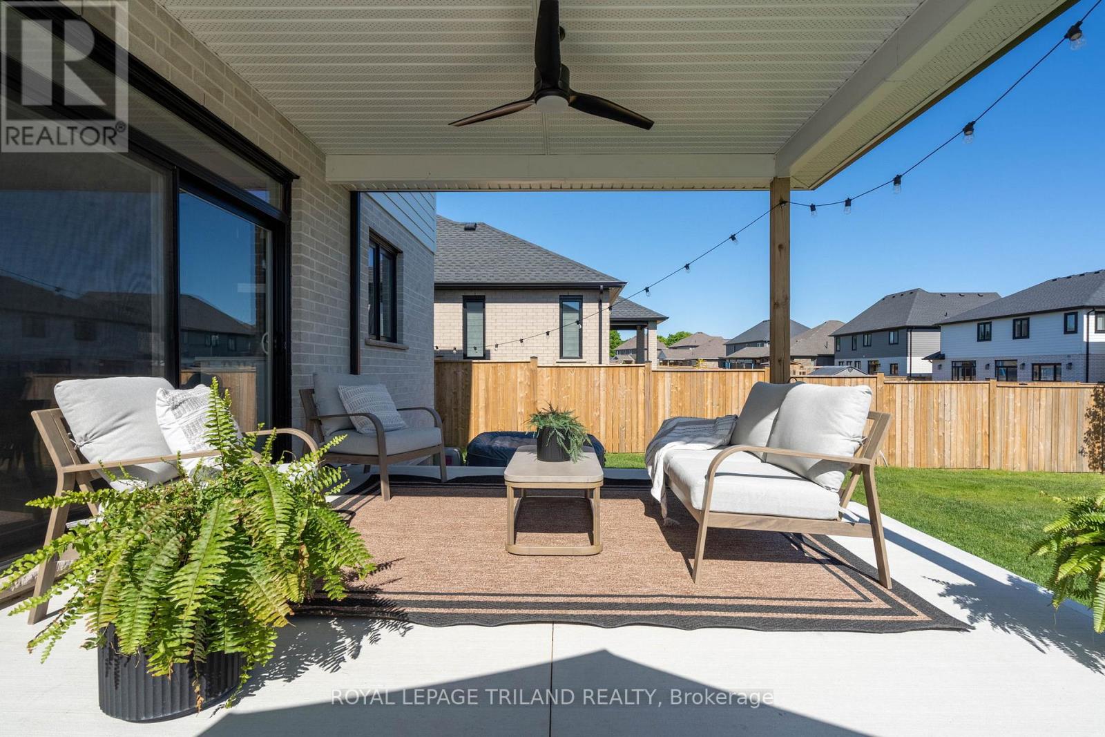 28 Hazelwood Passage, Thames Centre, Ontario  N0L 1G2 - Photo 45 - X12314464