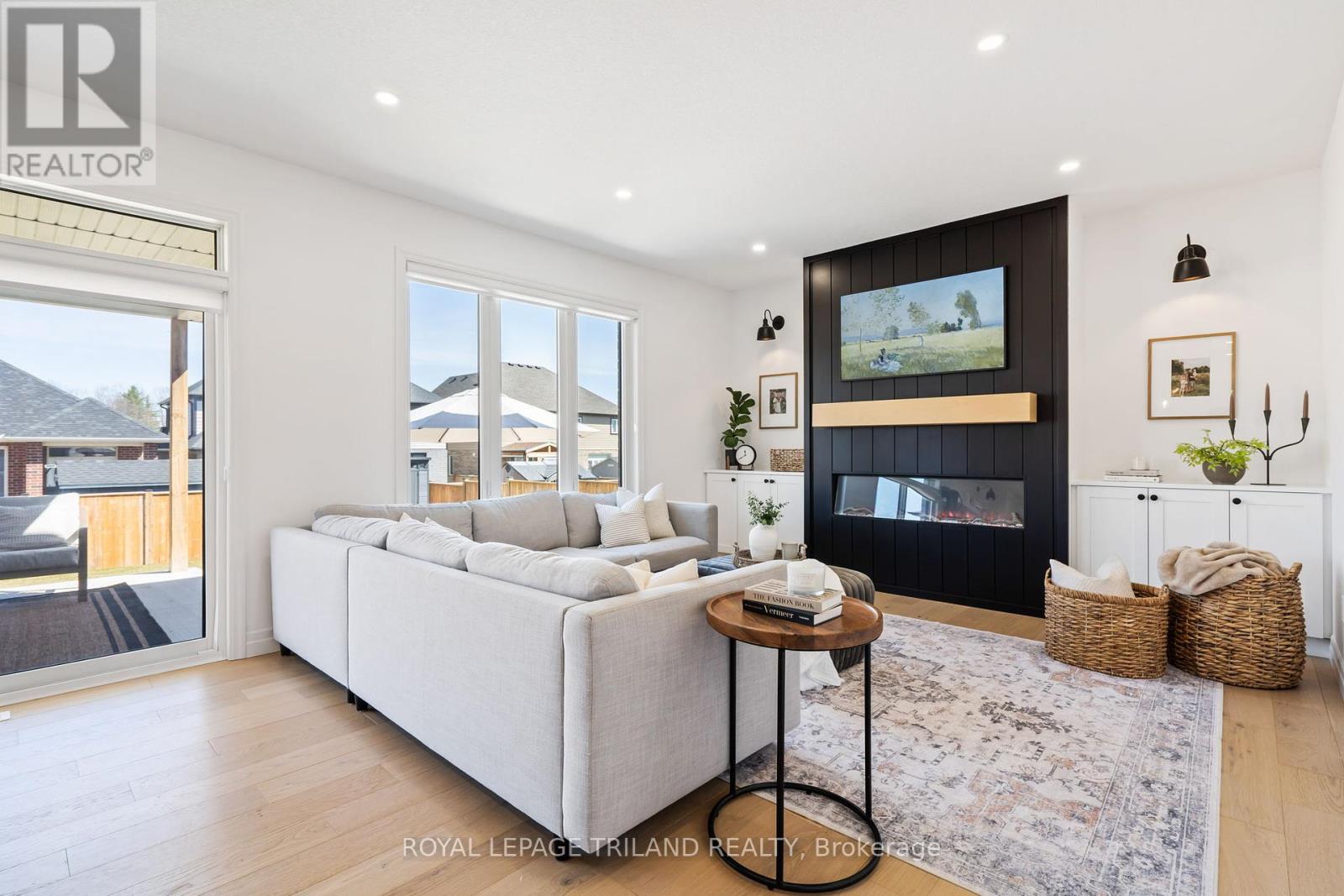 28 Hazelwood Passage, Thames Centre, Ontario  N0L 1G2 - Photo 6 - X12314464