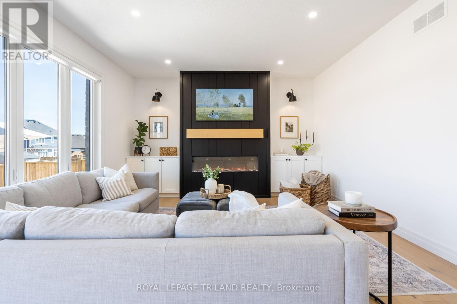 28 Hazelwood Passage, Thames Centre, Ontario  N0L 1G2 - Photo 7 - X12314464