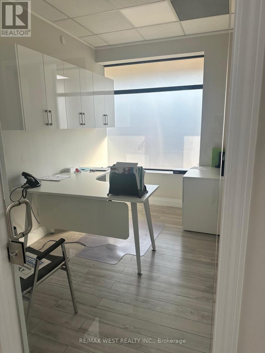 3 - 30 Pennsylvannia Avenue, Vaughan, Ontario  L6A 2V3 - Photo 3 - N11906913