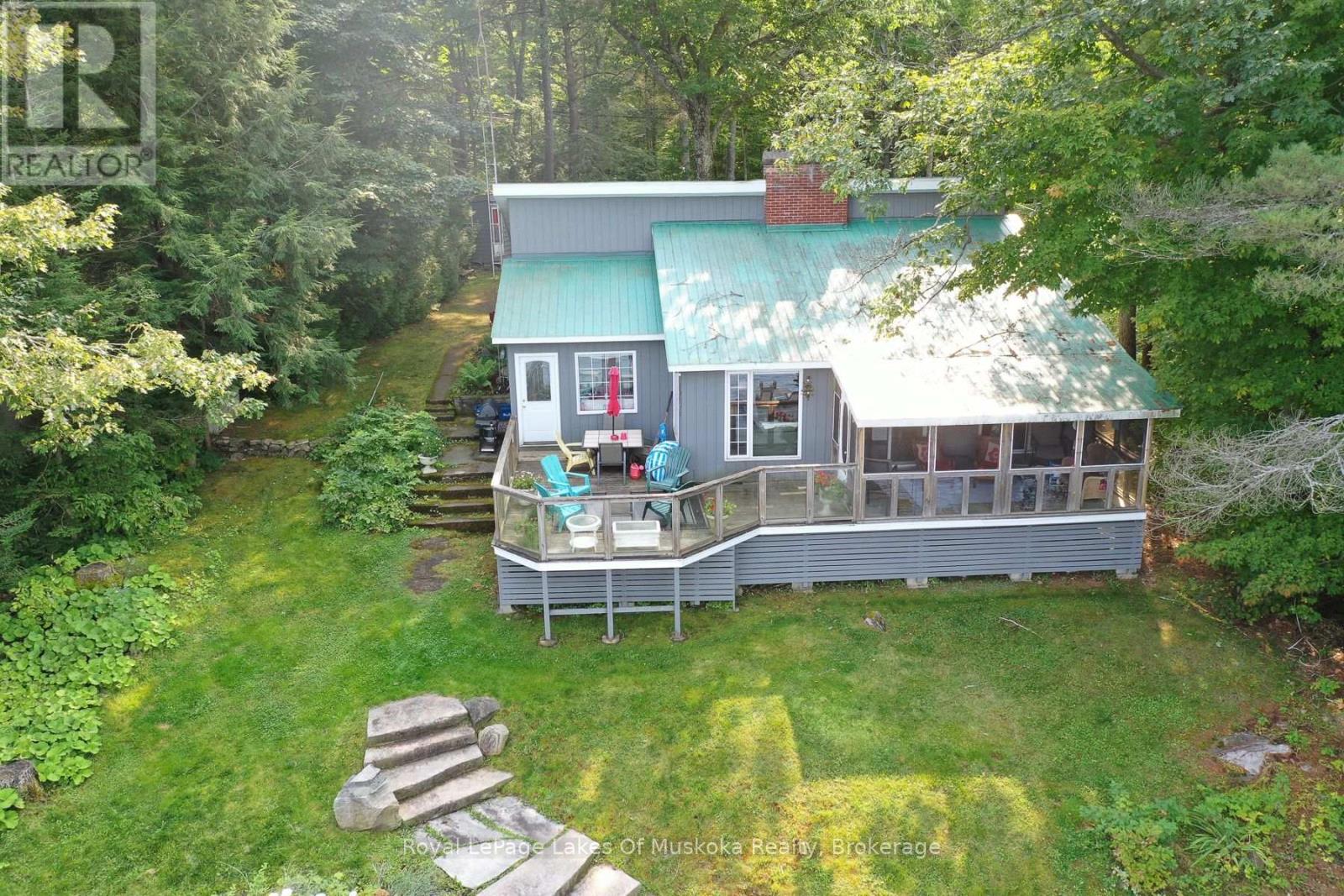 1029 Lakeshore Drive, Gravenhurst, Ontario  P1P 1R2 - Photo 10 - X12125664