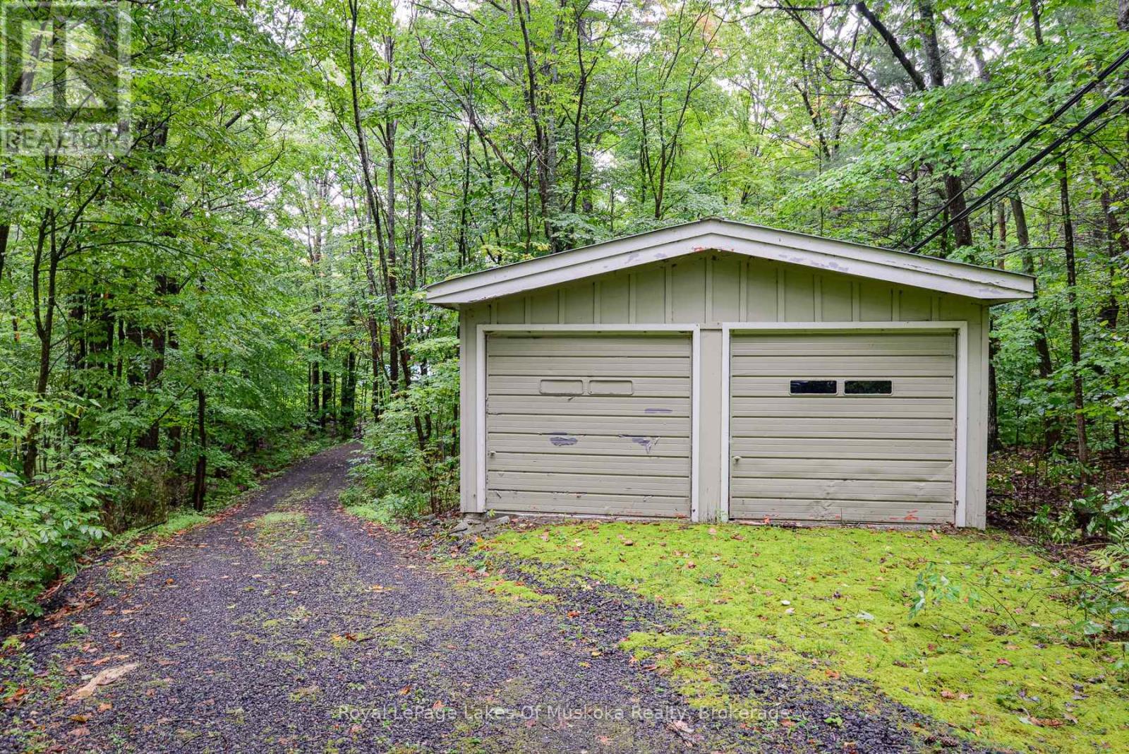 1029 Lakeshore Drive, Gravenhurst, Ontario  P1P 1R2 - Photo 16 - X12125664