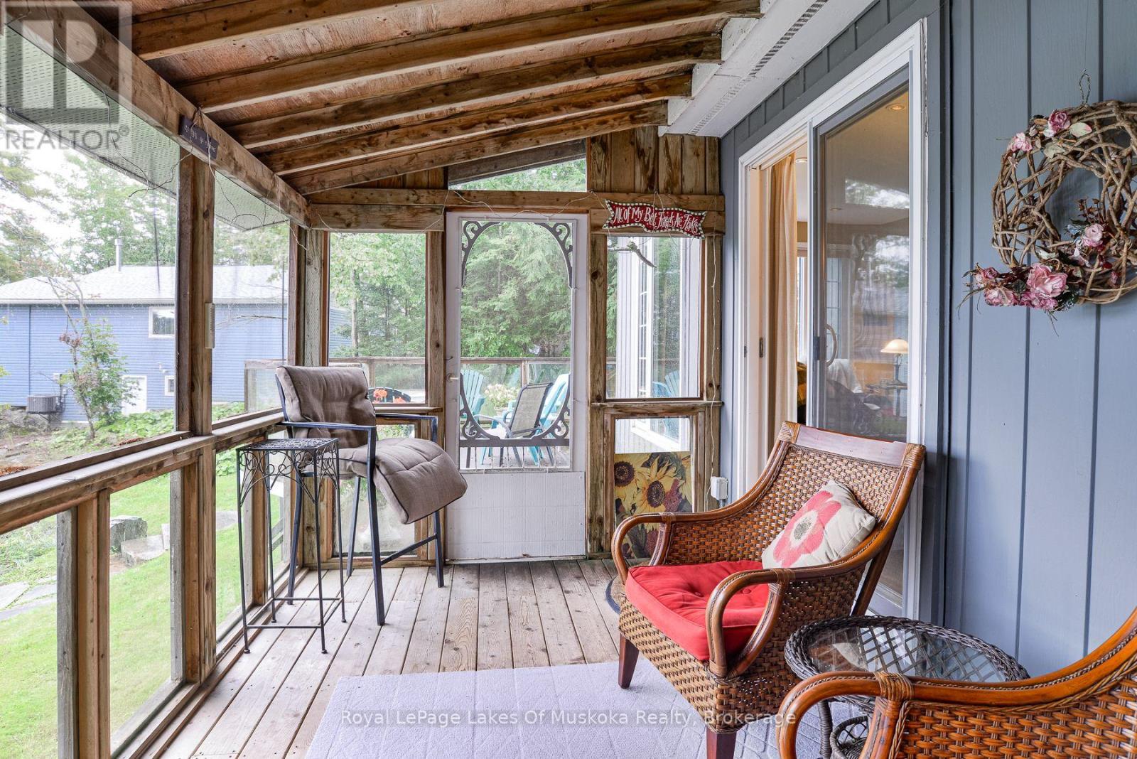 1029 Lakeshore Drive, Gravenhurst, Ontario  P1P 1R2 - Photo 19 - X12125664