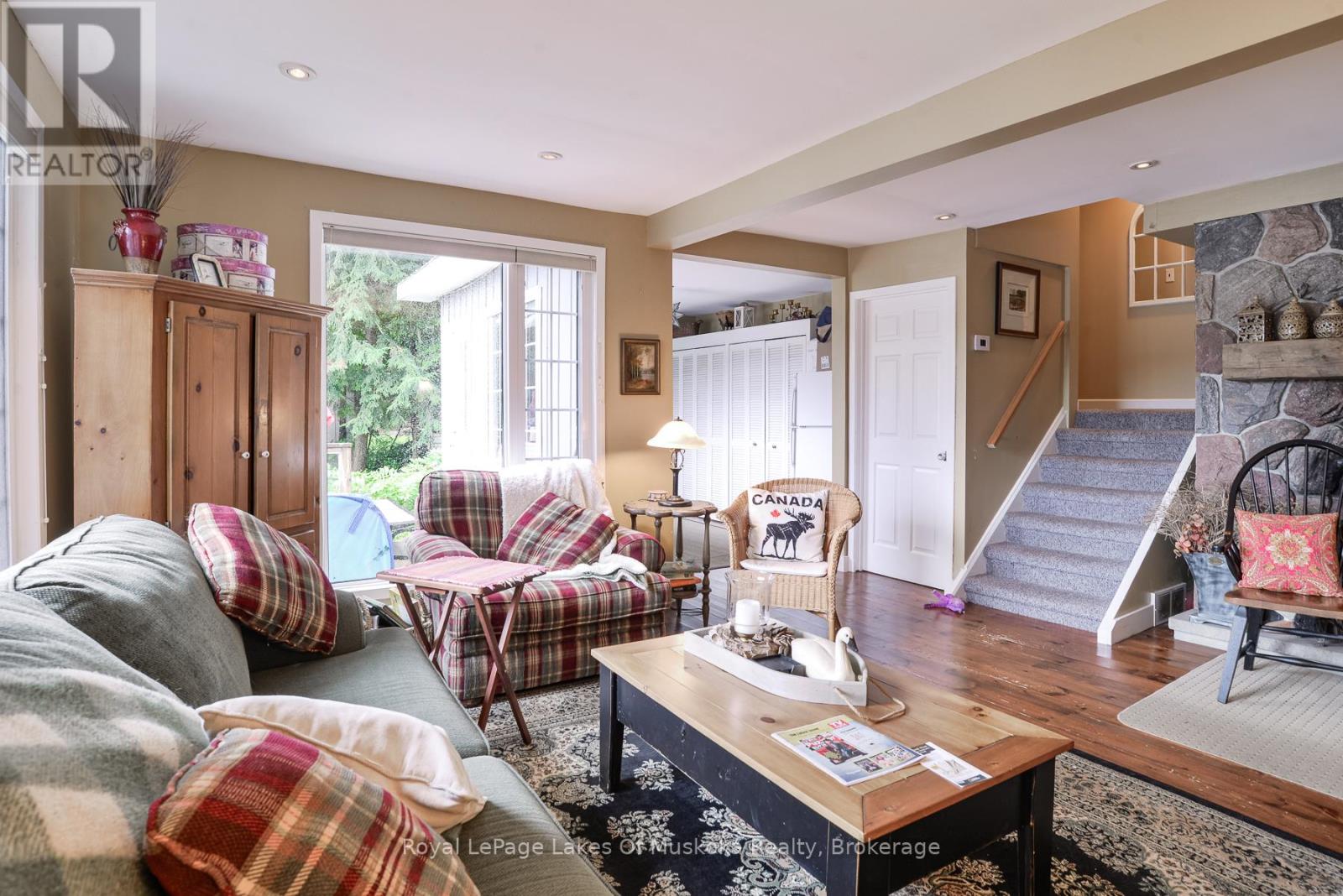 1029 Lakeshore Drive, Gravenhurst, Ontario  P1P 1R2 - Photo 26 - X12125664