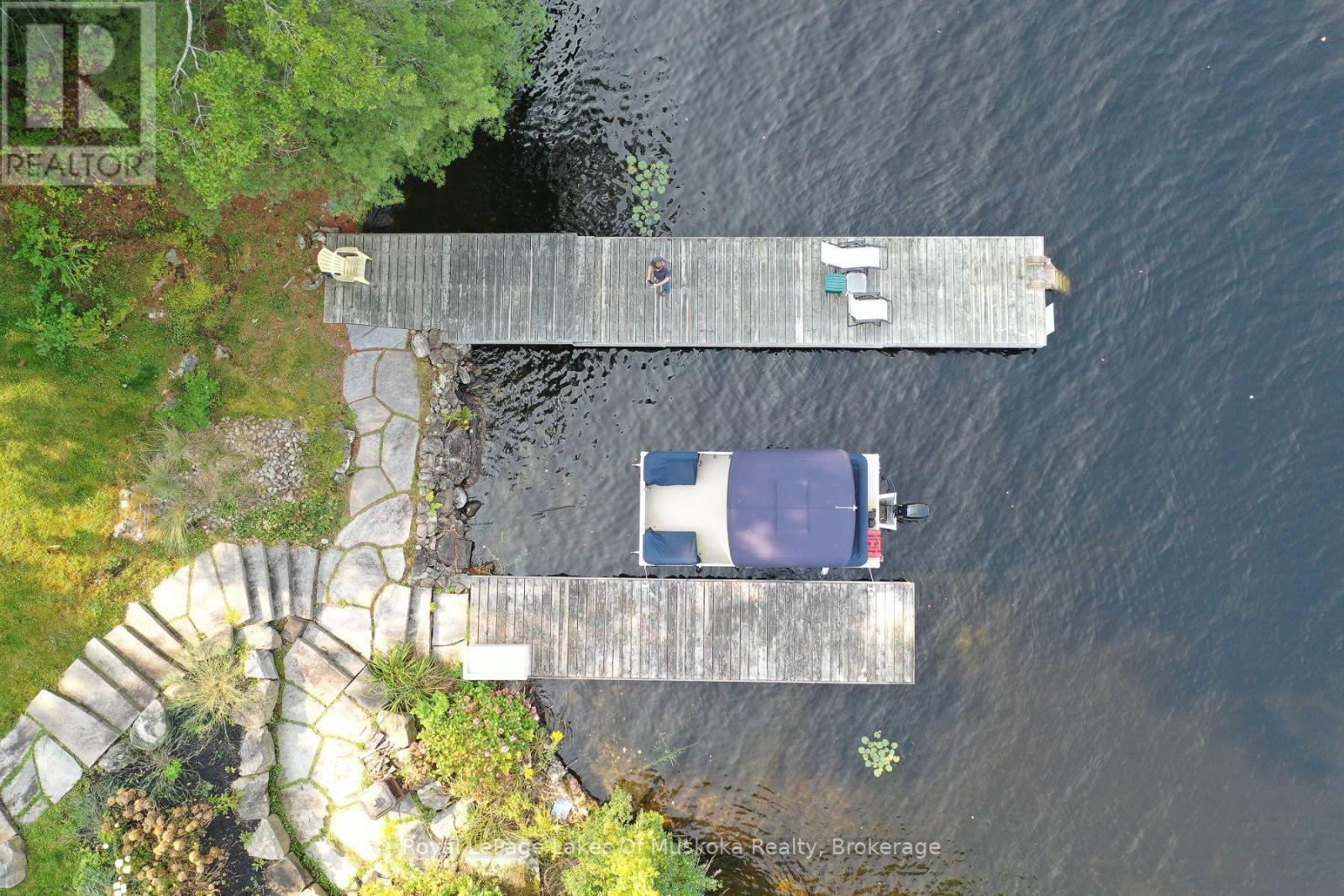 1029 Lakeshore Drive, Gravenhurst, Ontario  P1P 1R2 - Photo 9 - X12125664