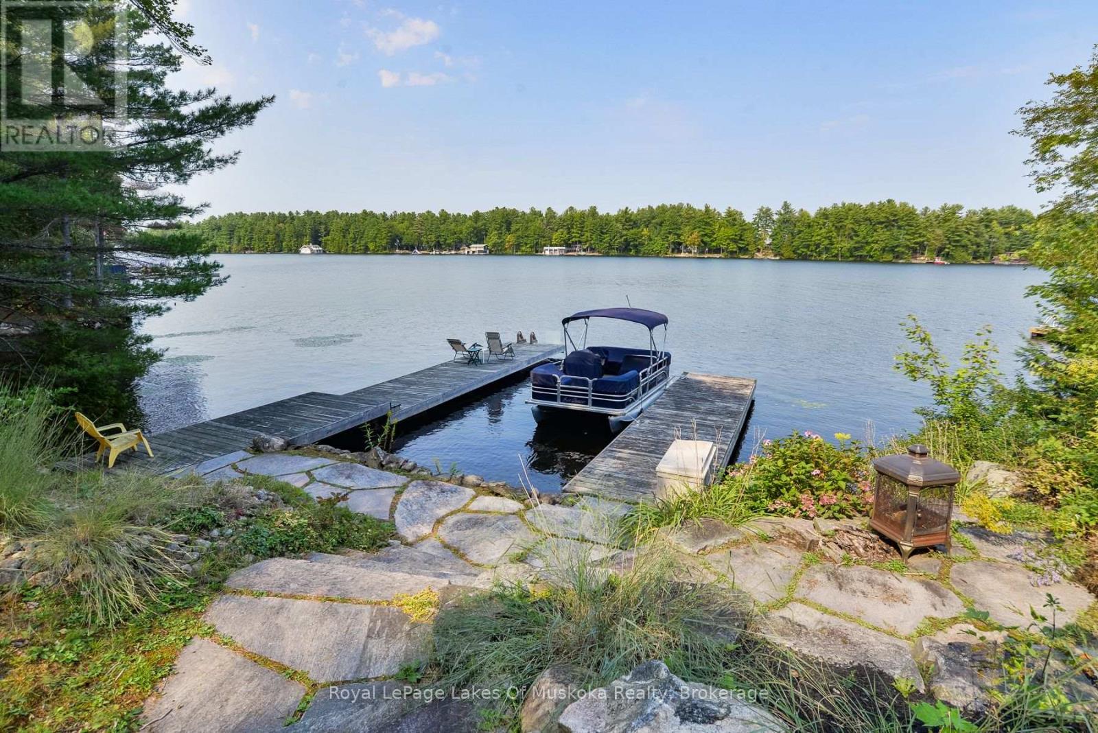 1029 Lakeshore Drive, Gravenhurst, Ontario  P1P 1R2 - Photo 3 - X12125664