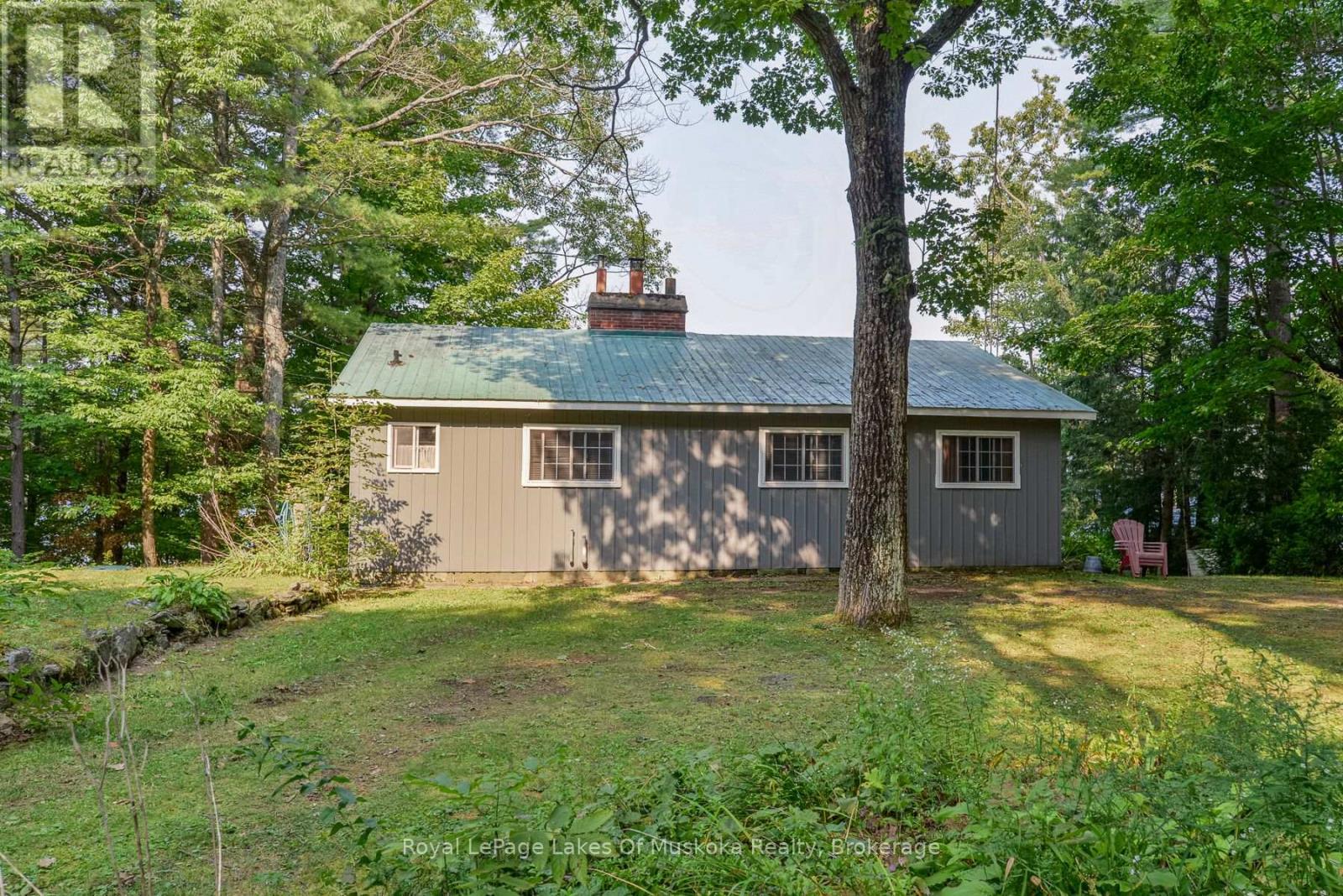 1029 Lakeshore Drive, Gravenhurst, Ontario  P1P 1R2 - Photo 8 - X12125664