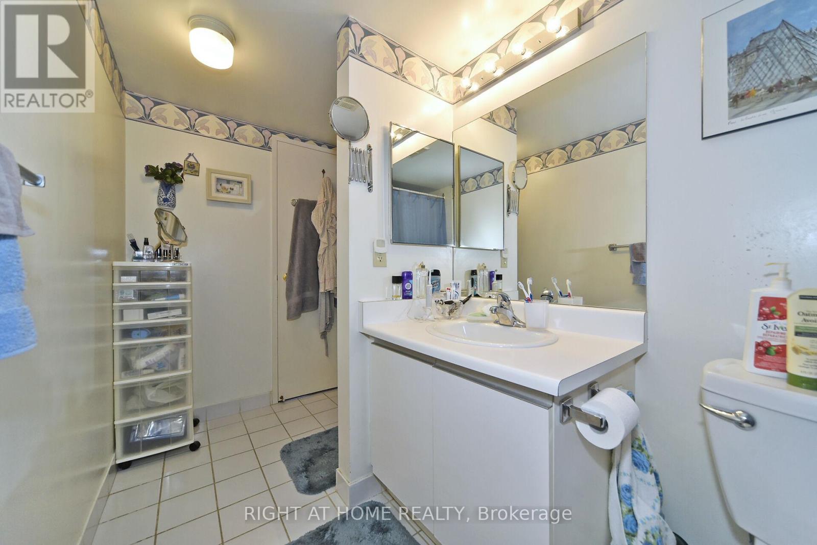 314 - 7440 Bathurst Street, Vaughan, Ontario  L4J 7K8 - Photo 35 - N12314453