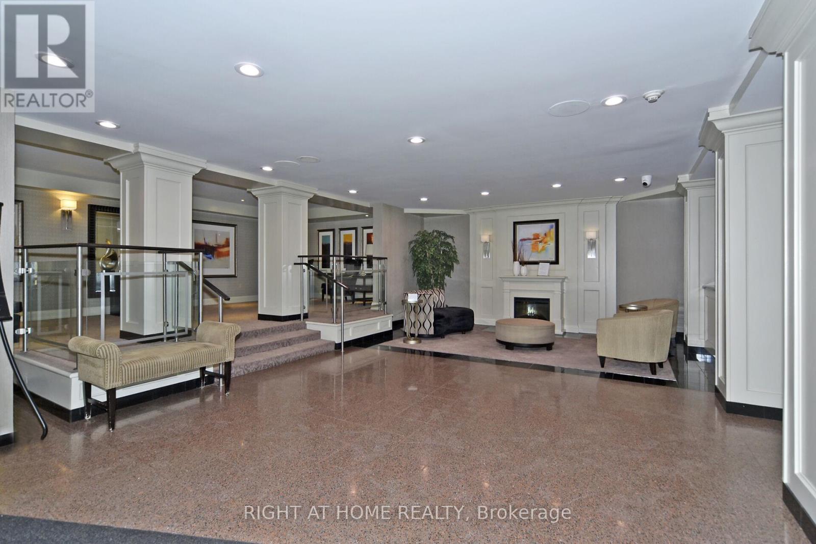 314 - 7440 Bathurst Street, Vaughan, Ontario  L4J 7K8 - Photo 5 - N12314453