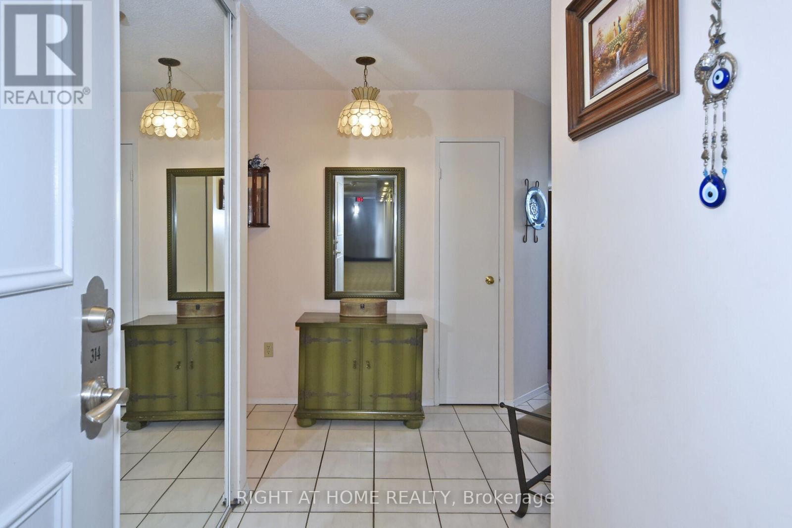 314 - 7440 Bathurst Street, Vaughan, Ontario  L4J 7K8 - Photo 8 - N12314453