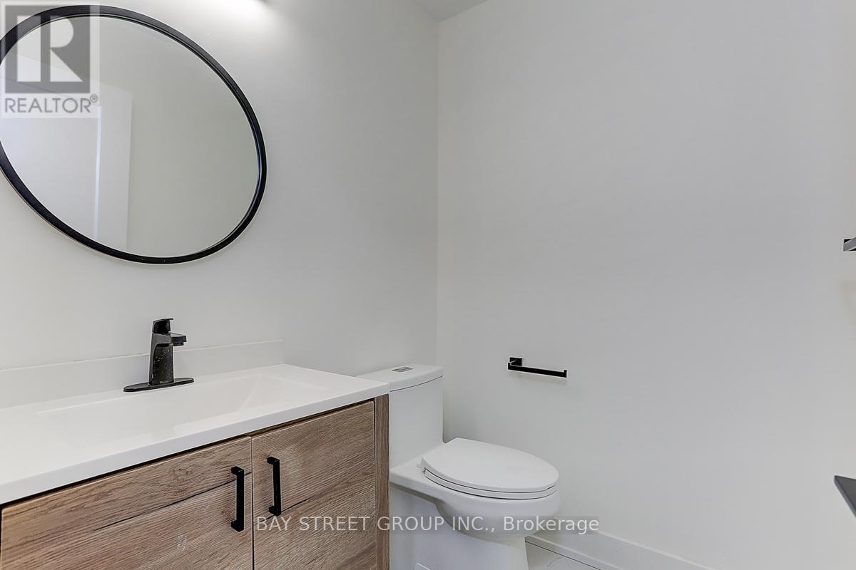 955 Portminster Court, Newmarket, Ontario  L3X 1L8 - Photo 21 - N12314472