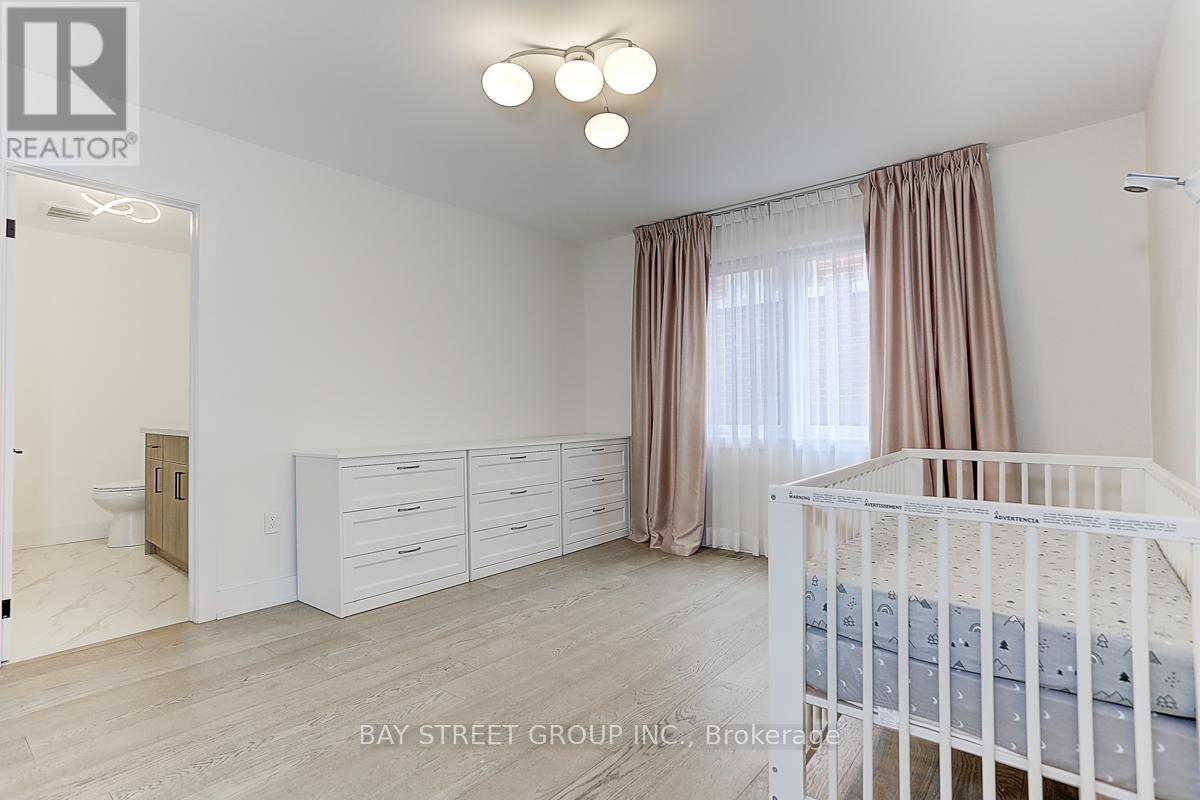 955 Portminster Court, Newmarket, Ontario  L3X 1L8 - Photo 35 - N12314472
