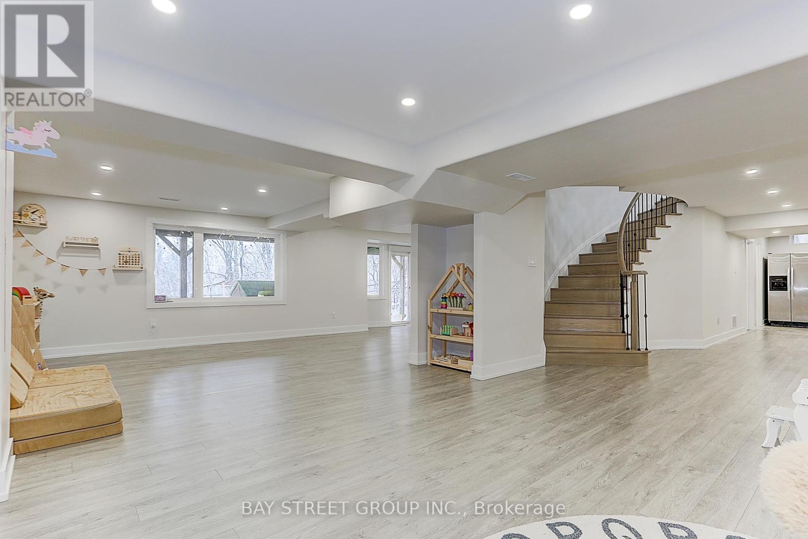 955 Portminster Court, Newmarket, Ontario  L3X 1L8 - Photo 40 - N12314472