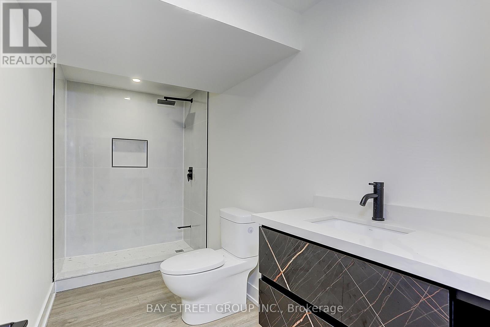 955 Portminster Court, Newmarket, Ontario  L3X 1L8 - Photo 44 - N12314472