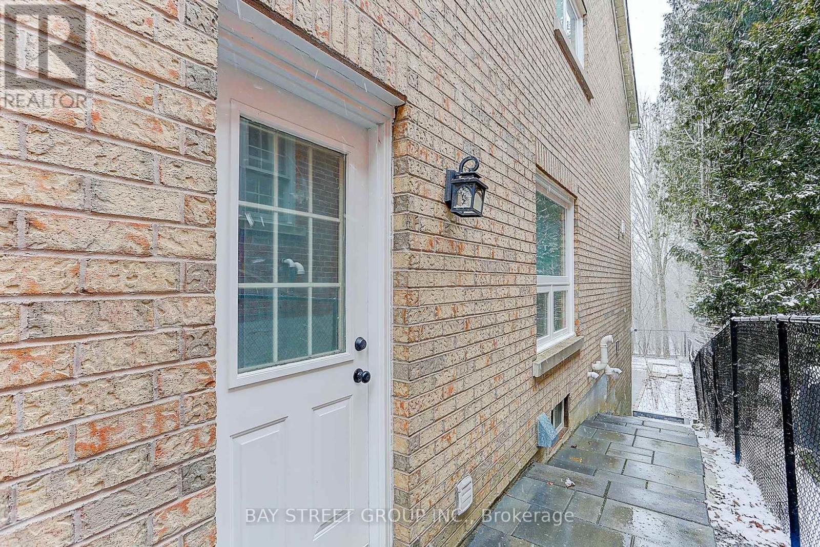 955 Portminster Court, Newmarket, Ontario  L3X 1L8 - Photo 46 - N12314472