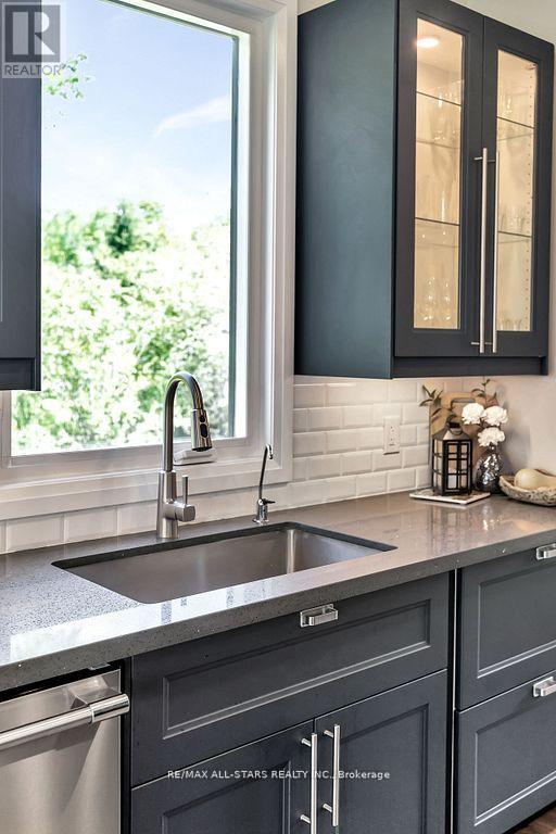 15 Berry Lane, Kawartha Lakes, Ontario  K0M 1A0 - Photo 19 - X12314559