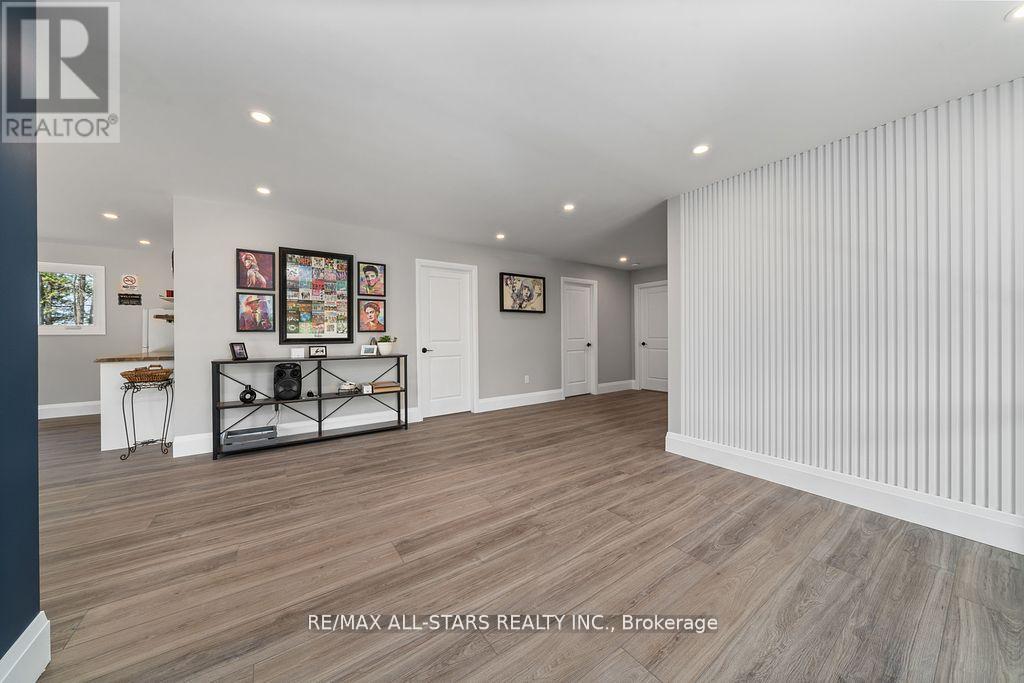 15 Berry Lane, Kawartha Lakes, Ontario  K0M 1A0 - Photo 33 - X12314559