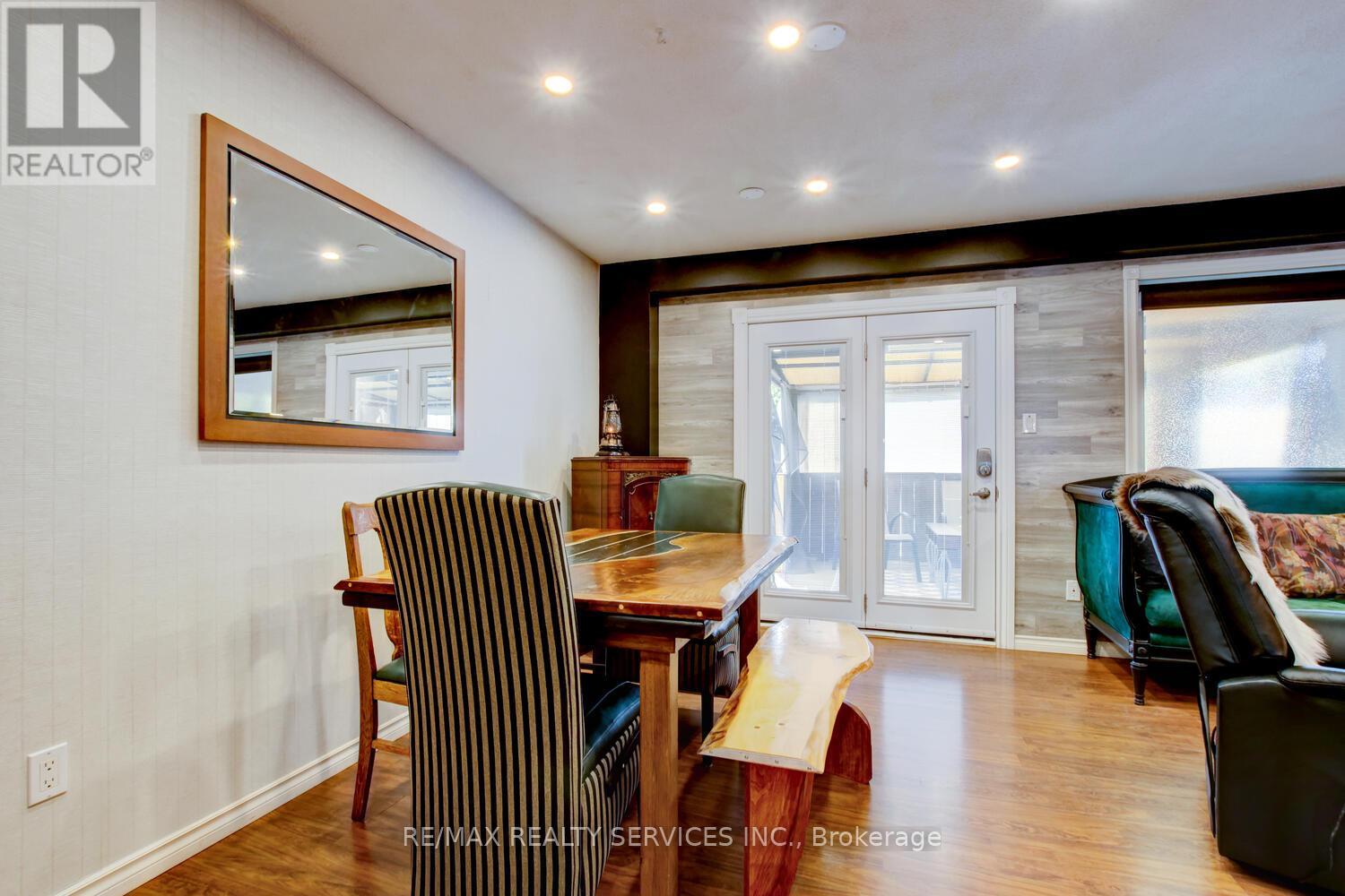 72 Sparklett Crescent, Brampton, Ontario  L6Z 1M8 - Photo 13 - W12314459