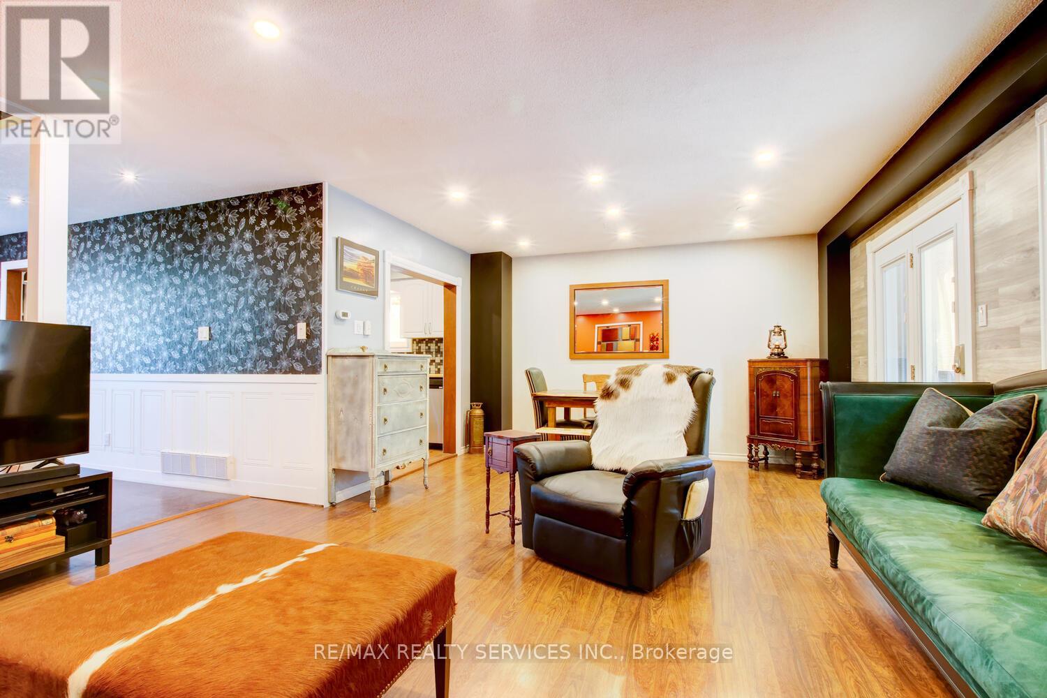 72 Sparklett Crescent, Brampton, Ontario  L6Z 1M8 - Photo 18 - W12314459