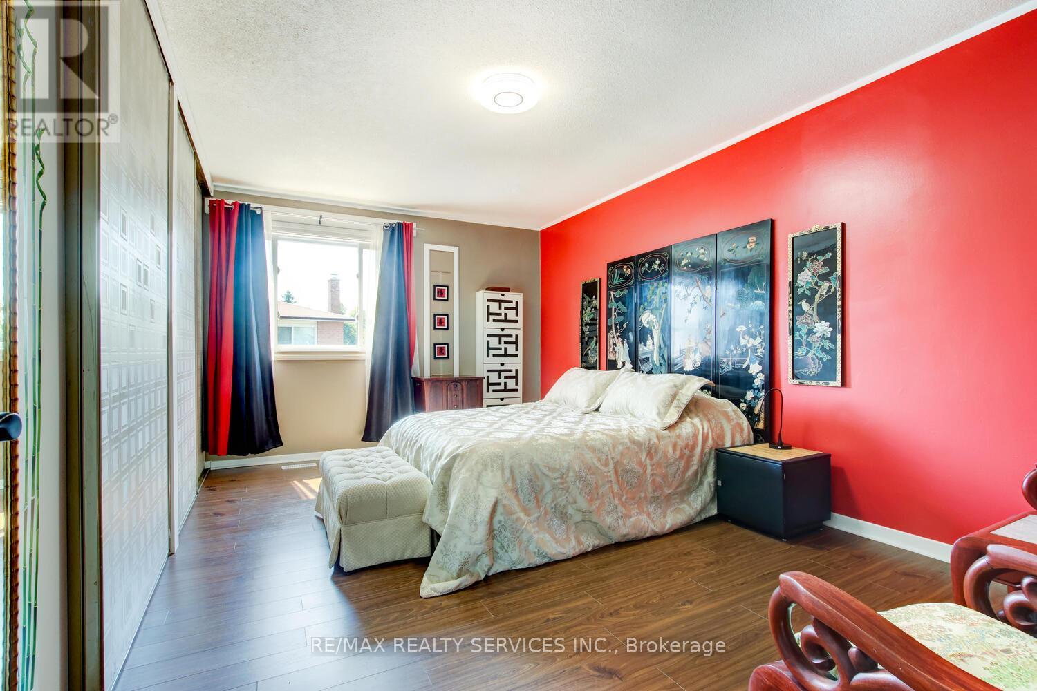 72 Sparklett Crescent, Brampton, Ontario  L6Z 1M8 - Photo 25 - W12314459