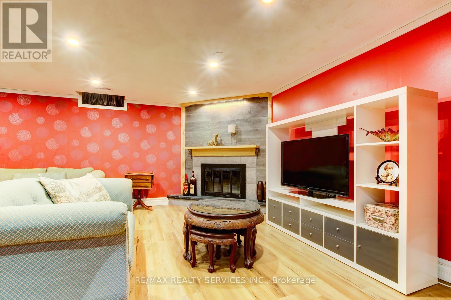 72 Sparklett Crescent, Brampton, Ontario  L6Z 1M8 - Photo 32 - W12314459