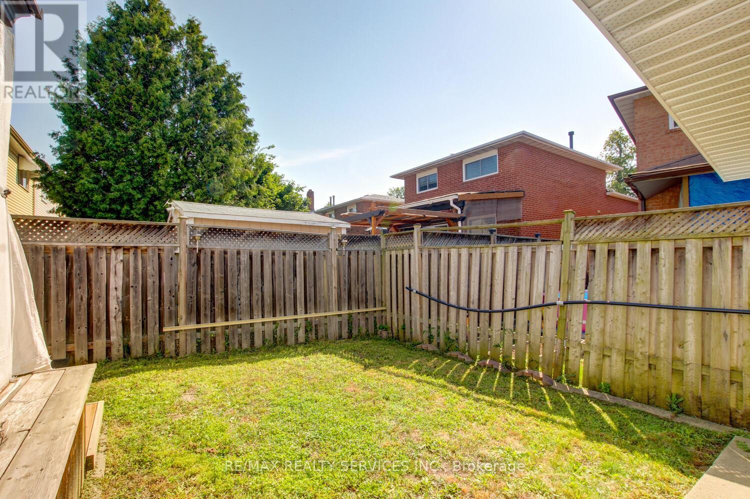 72 Sparklett Crescent, Brampton, Ontario  L6Z 1M8 - Photo 43 - W12314459