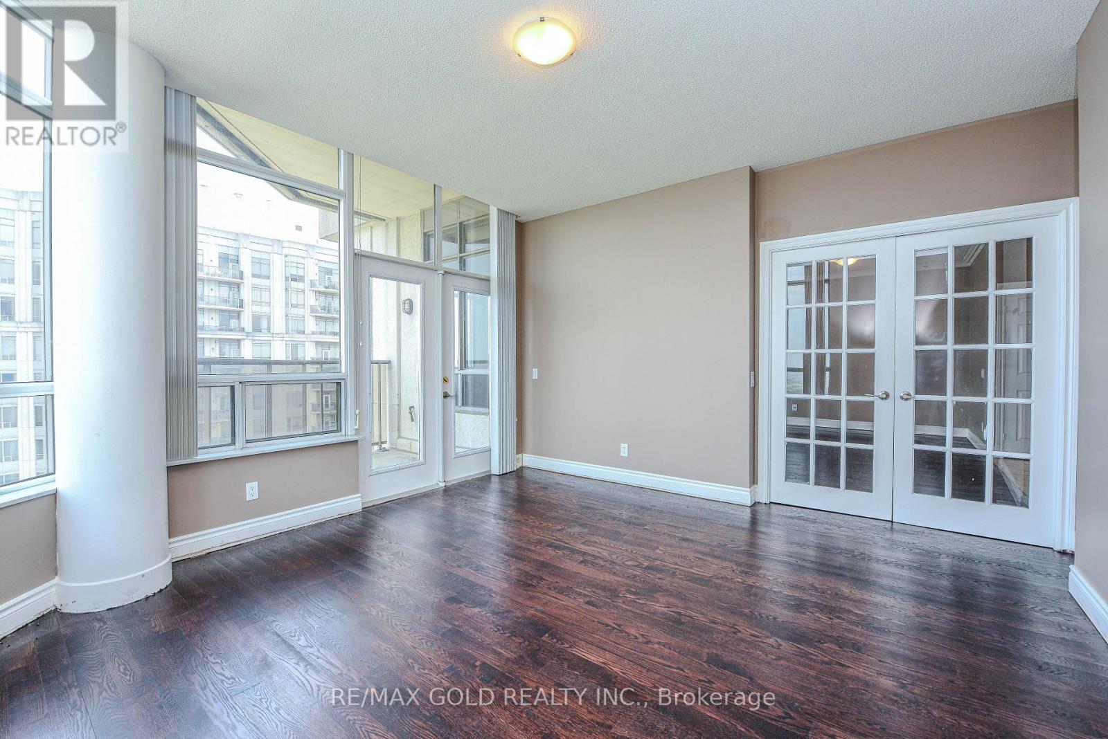 3205 - 35 Kingsbridge Garden Circle, Mississauga, Ontario  L5R 3Z5 - Photo 28 - W12308772