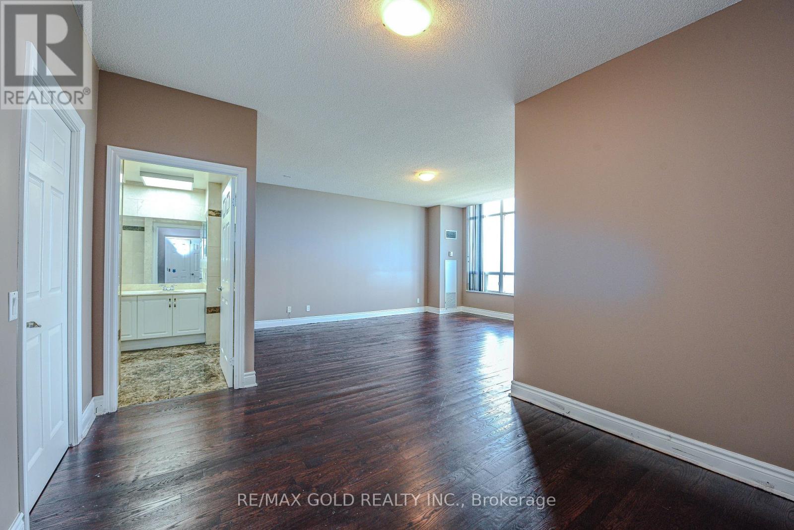 3205 - 35 Kingsbridge Garden Circle, Mississauga, Ontario  L5R 3Z5 - Photo 33 - W12308772