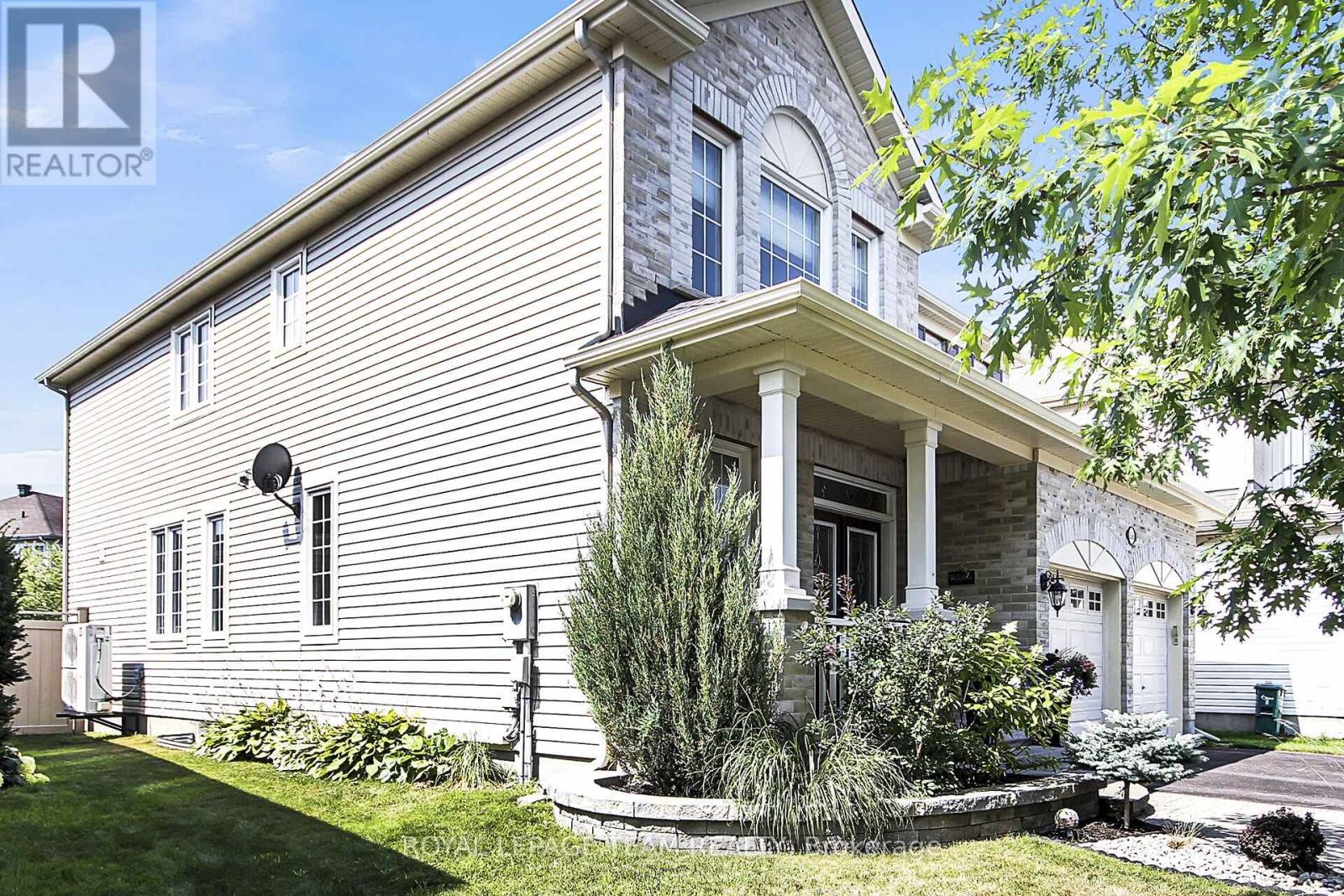 Property at 936 ROSSBURN CRESCENT image 3