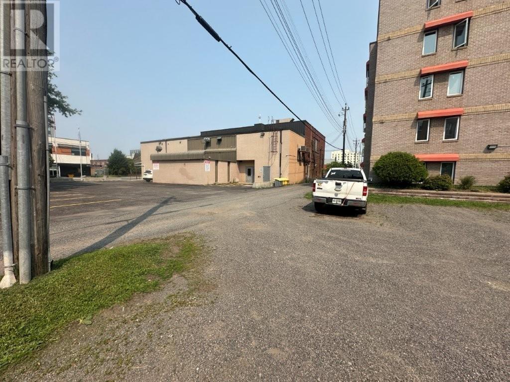 235 Ross Street, Thunder Bay, Ontario  P7E 1B4 - Photo 5 - TB252347